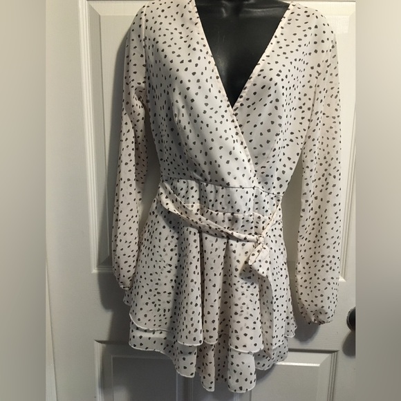 White and Black Spotted Romper. - Picture 15 of 16